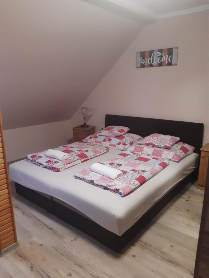 Boglarka Apartman Gyula Eksteriør billede