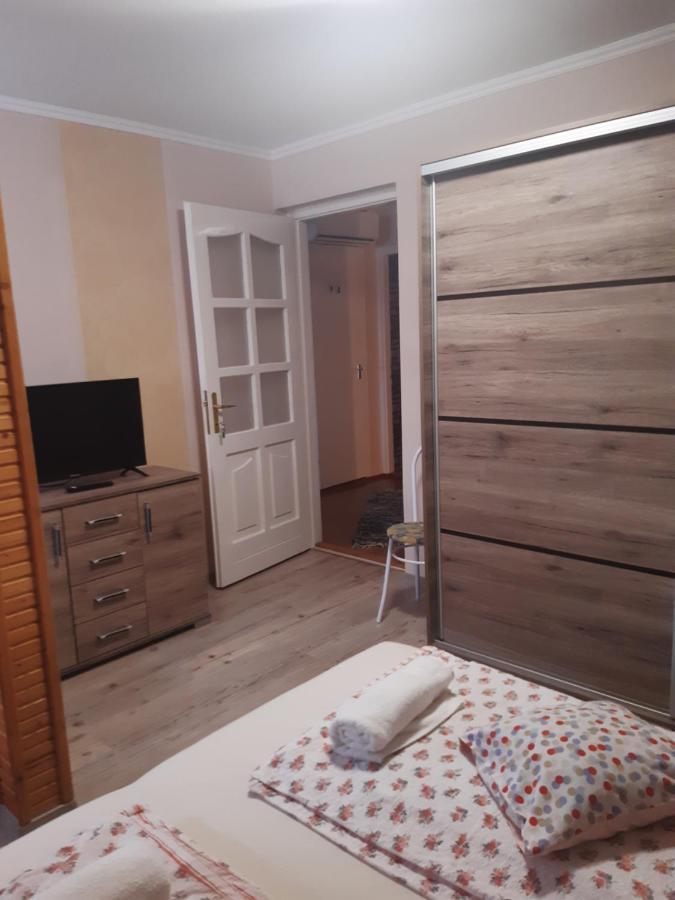 Boglarka Apartman Gyula Eksteriør billede